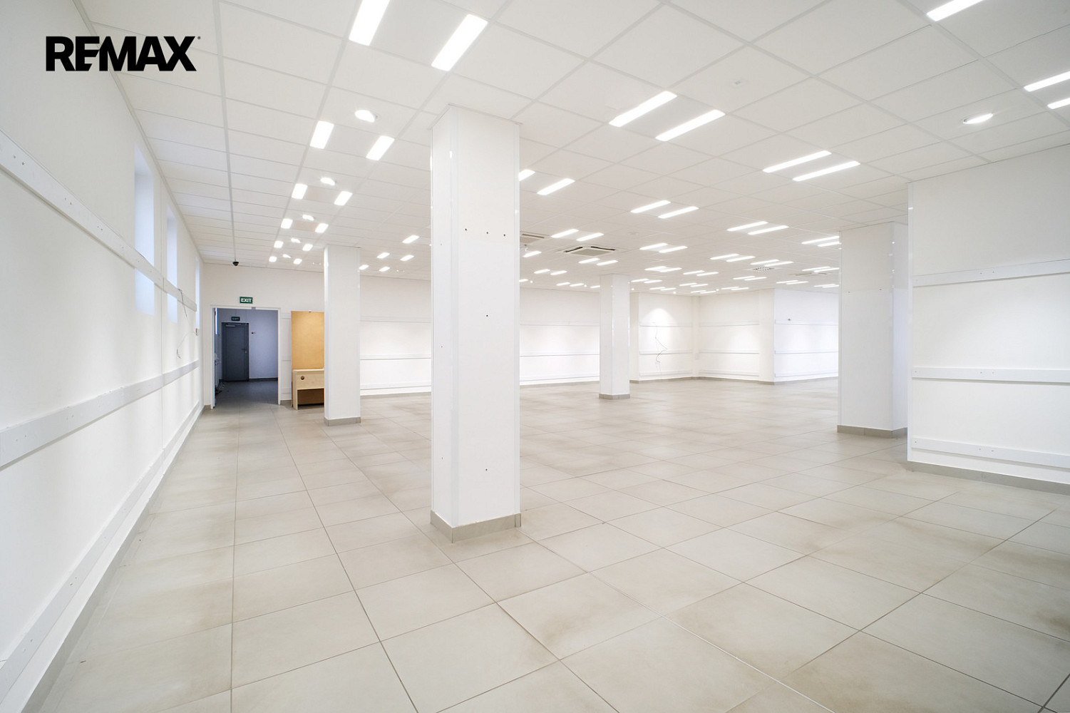 Pronájem obchodních prostor 550 m² — photo 4