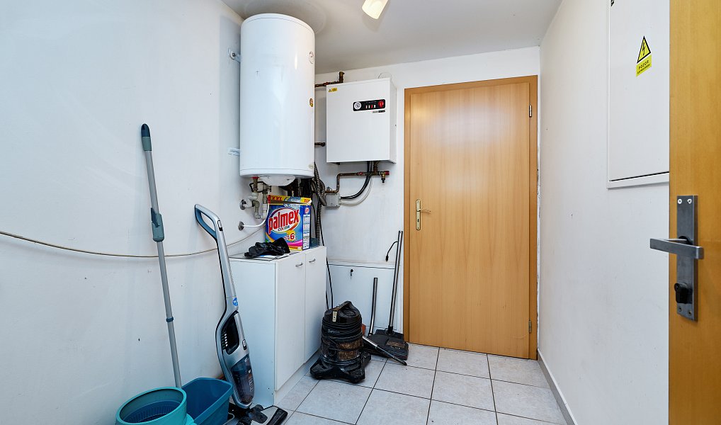 Prodej domu 237 m² s pozemkem 1 094 m², Černé Voděrady – náhled fotky 16