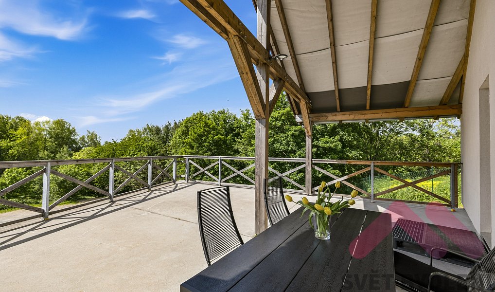 Prodej domu 300 m² s pozemkem 1 066 m², Tehov – náhled fotky 3