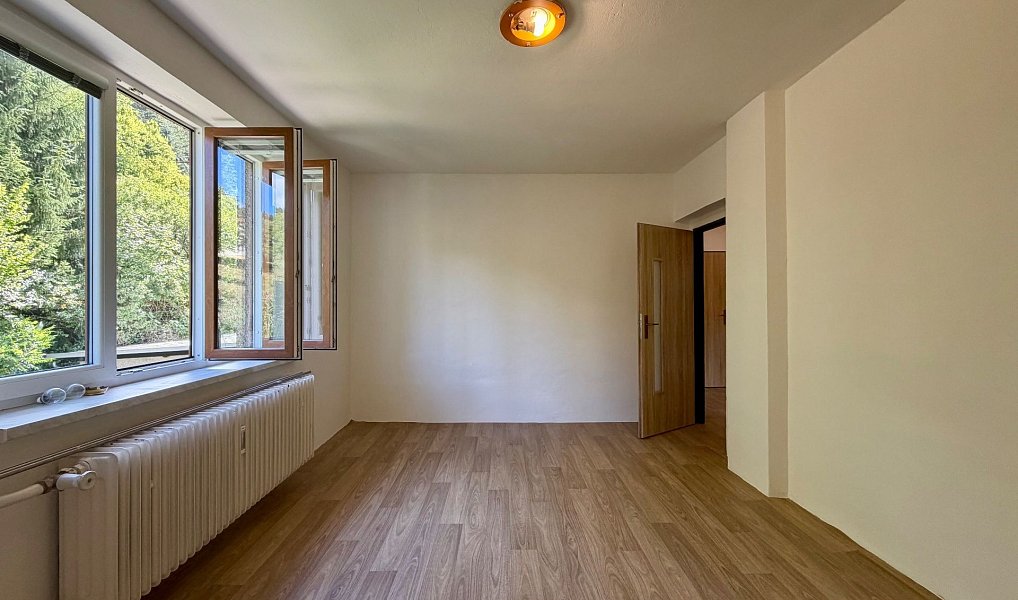 Pronájem bytu 3+1 83 m², Rožnov pod Radhoštěm – náhled fotky 4