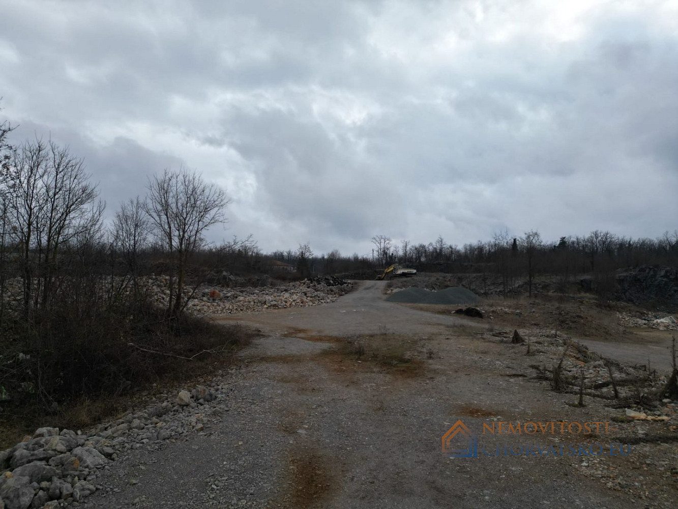 Prodej stavebního pozemku 2 018 m² - Widok 6
