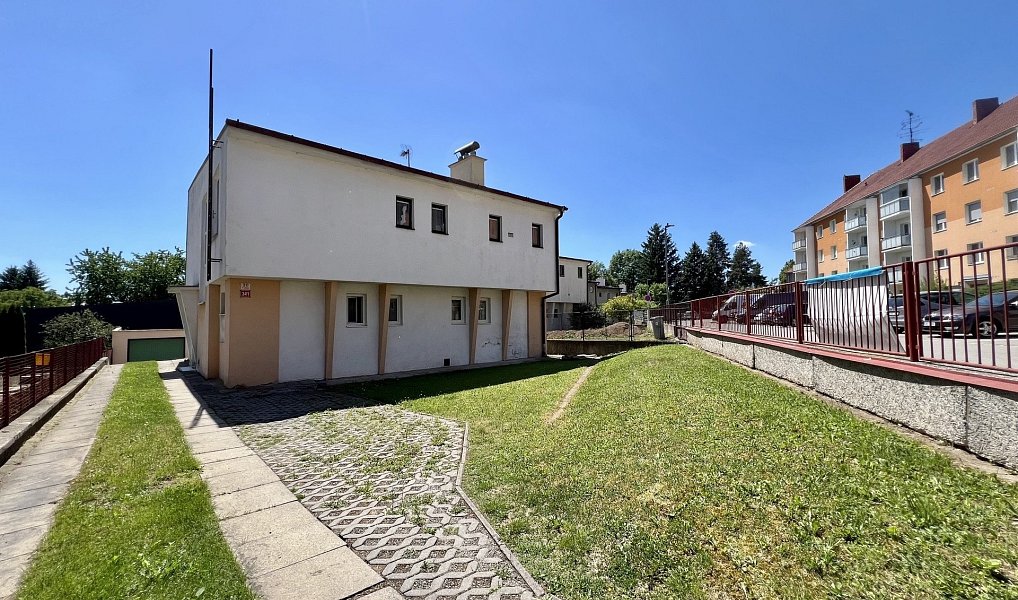 Prodej domu 160 m² s pozemkem 627 m², Rousínov – náhled fotky 2