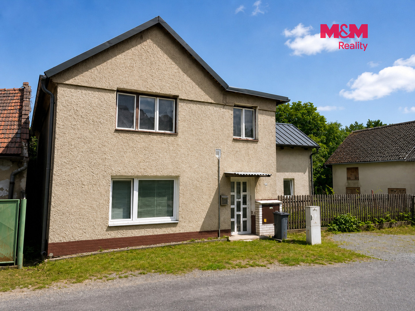 Prodej domu 313 m² s pozemkem 927 m² – fotografie 2