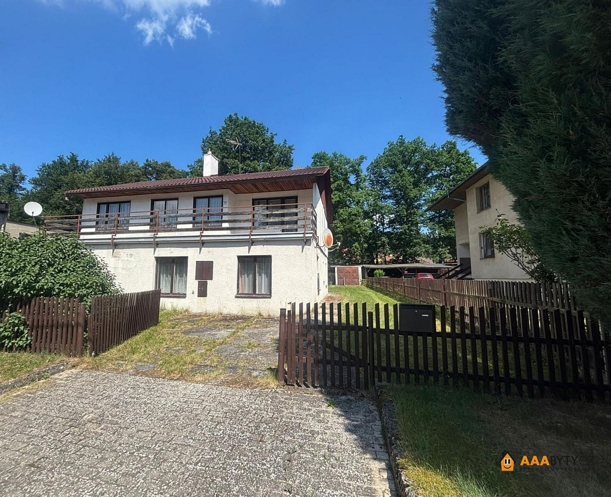Prodej domu 280 m² s pozemkem 800 m²