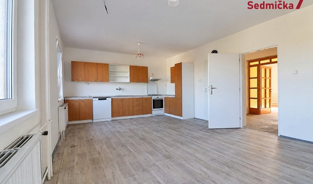Prodej domu 300 m² s pozemkem 302 m², Únanov – náhled fotky 4