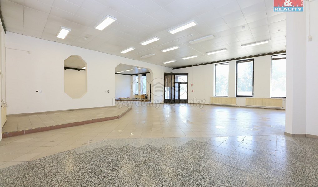Pronájem obchodních prostor 607 m², Staré Město – náhled fotky 3