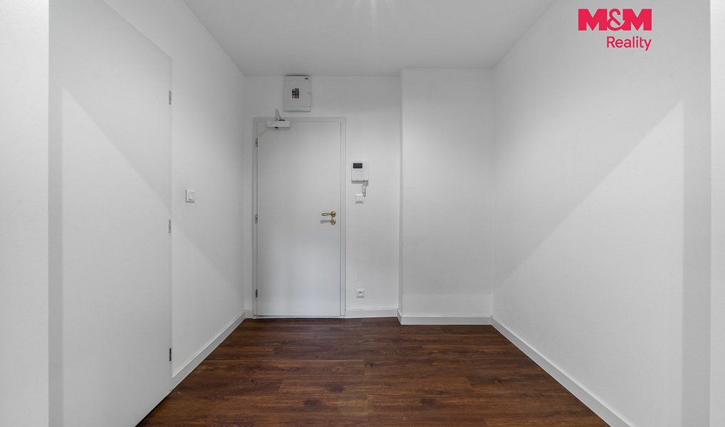 Prodej domu 486 m² s pozemkem 1 076 m², Dalovice – náhled fotky 21