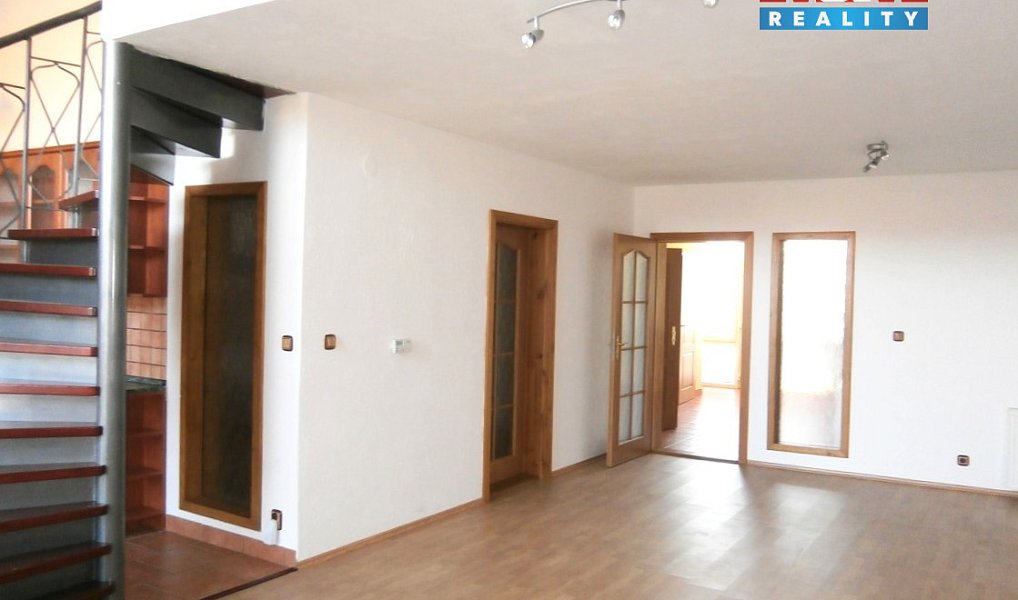 Prodej domu 218 m² s pozemkem 279 m², Lenešice – náhled fotky 4
