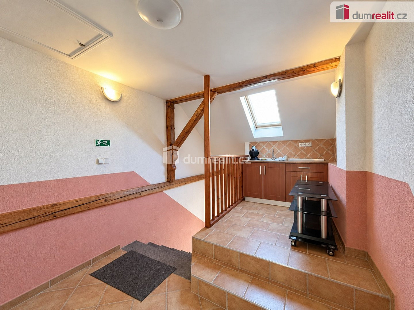Pronájem komerčního objektu (jiného typu) 70 m² – fotografie 3