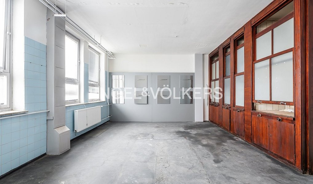 Pronájem komerčního objektu (jiného typu) 3 100 m², Panenské Břežany – náhled fotky 3