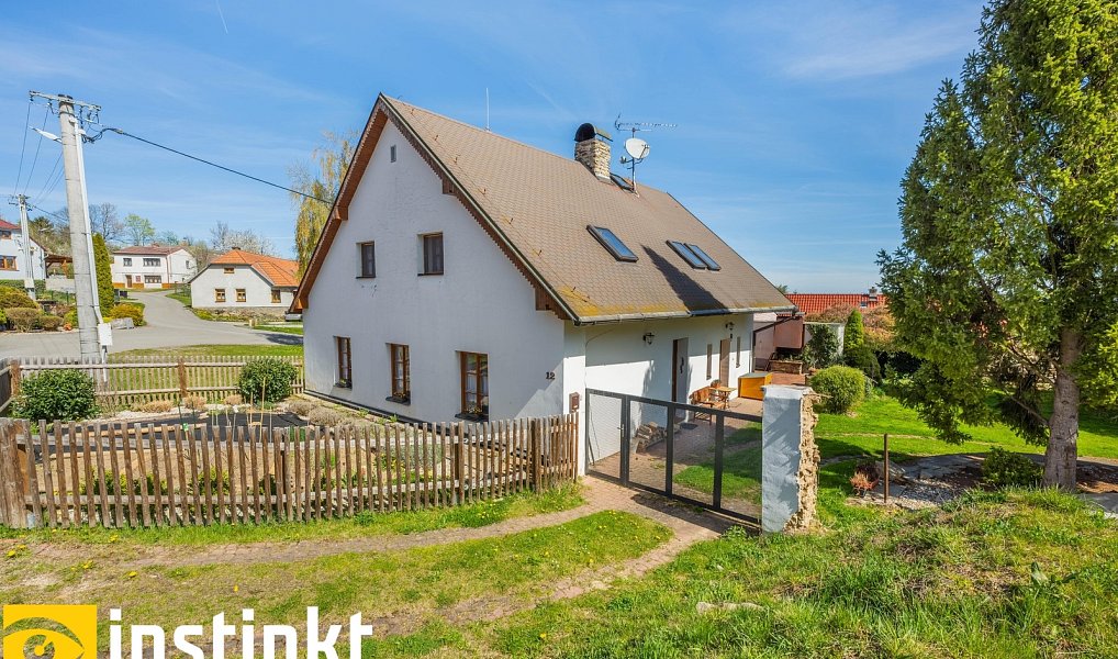 Prodej domu 180 m² s pozemkem 1 718 m², Bušanovice – náhled fotky 2
