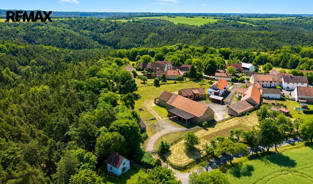 Prodej ubytovacího objektu 320 m², Kokořín – náhled fotky 8