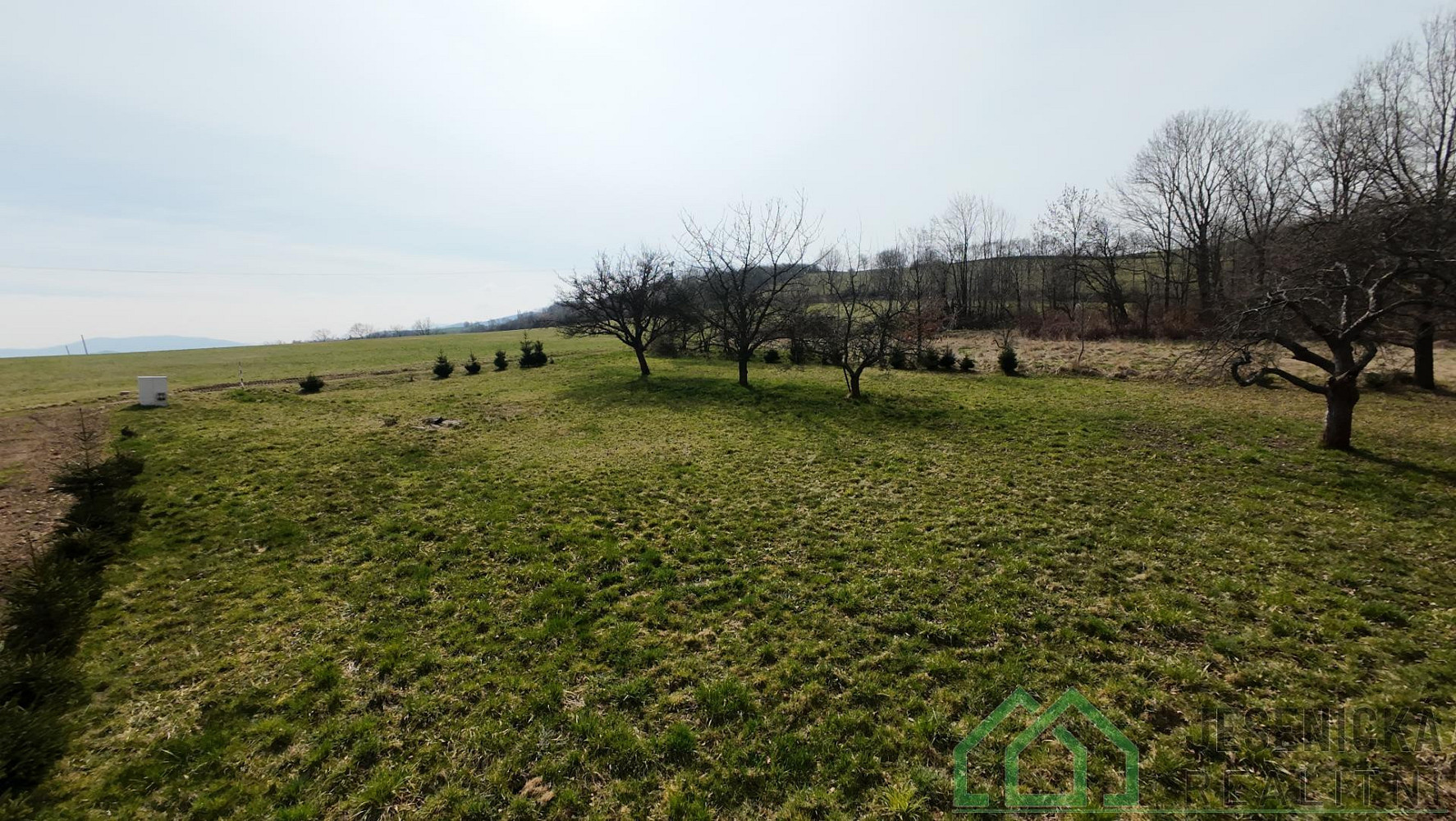 Prodej stavebního pozemku 1 447 m² – fotografie 3