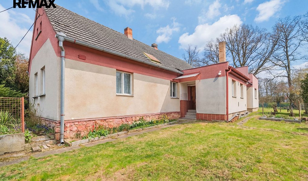 Prodej domu 146 m² s pozemkem 976 m², Ptenín – fotka 1 z 43