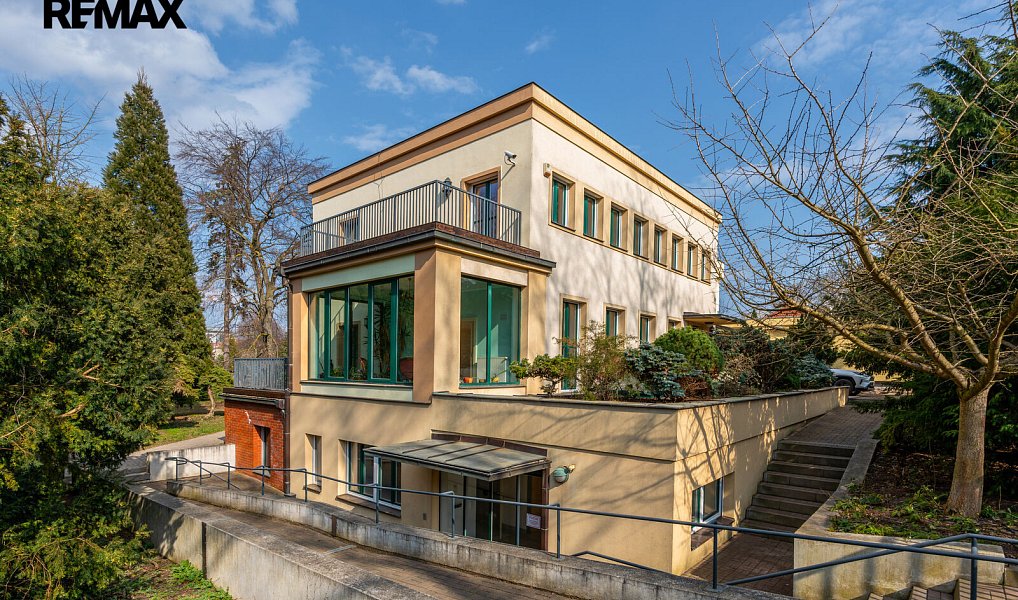 Prodej domu 675 m² s pozemkem 2 791 m², Čelákovice – fotka 1 z 56