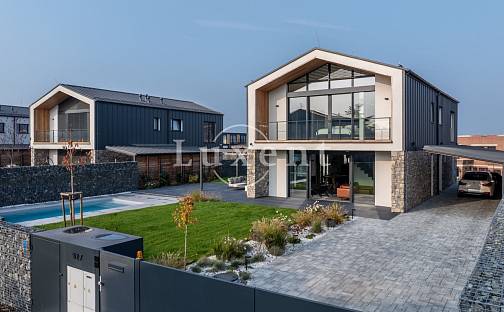 Prodej domu 297 m² s pozemkem 922 m², K Parku, Předboj, okres Praha-východ