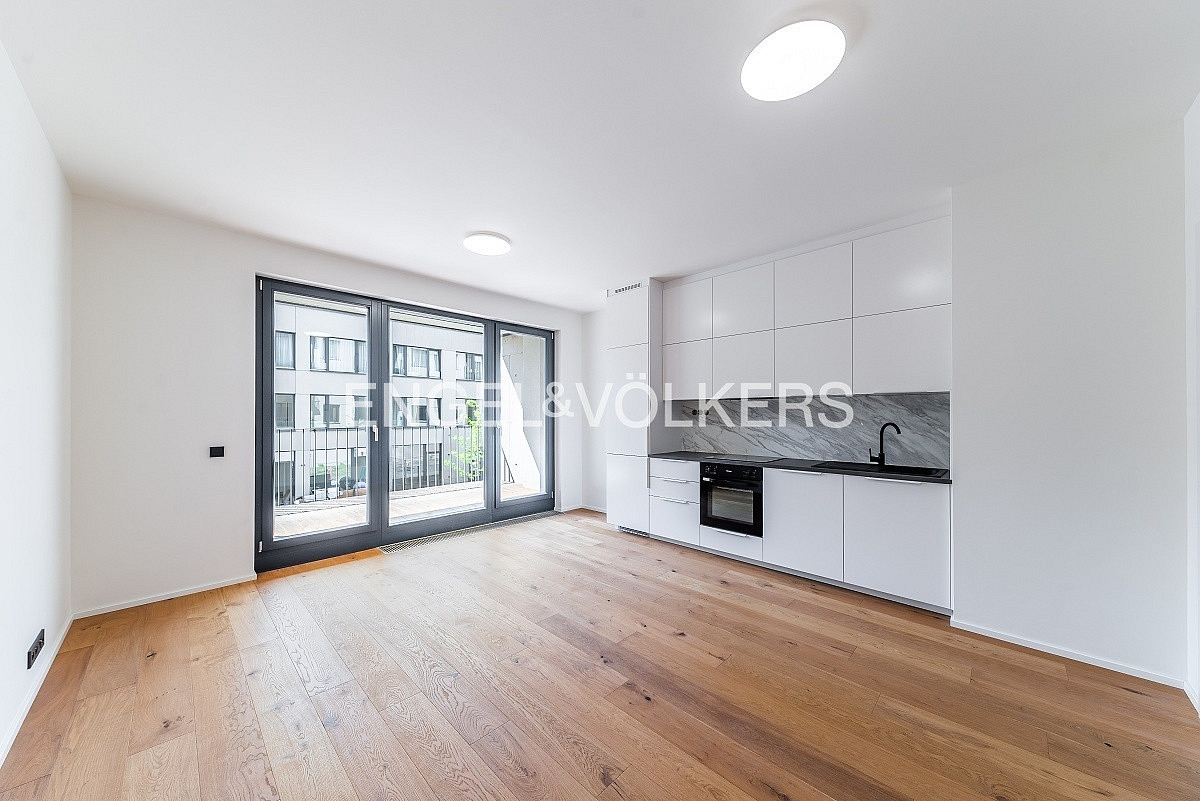 Pronájem bytu 2+kk 56 m², Praha