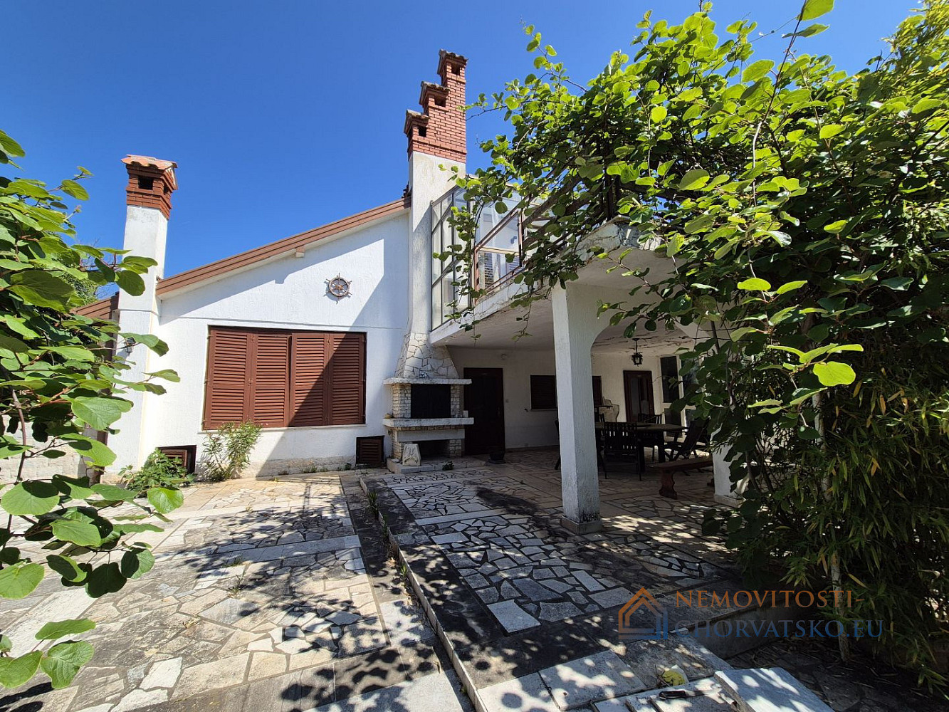 Prodej domu 320 m² s pozemkem 2 600 m² - Aanzicht 6