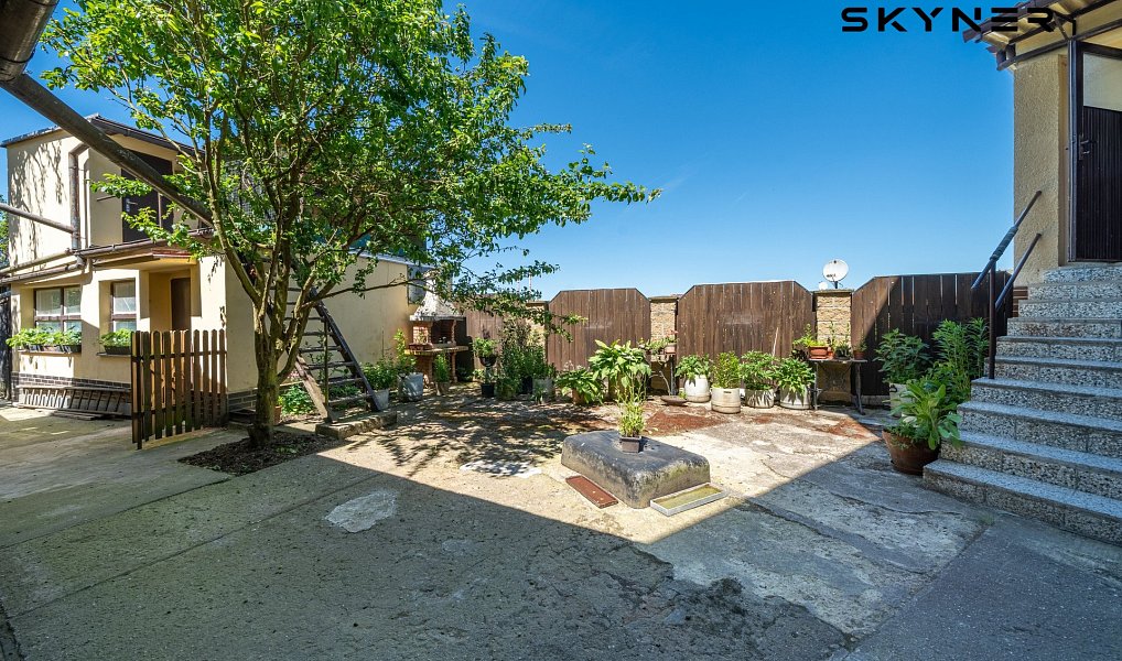 Prodej domu 220 m² s pozemkem 736 m², Trmice – náhled fotky 4