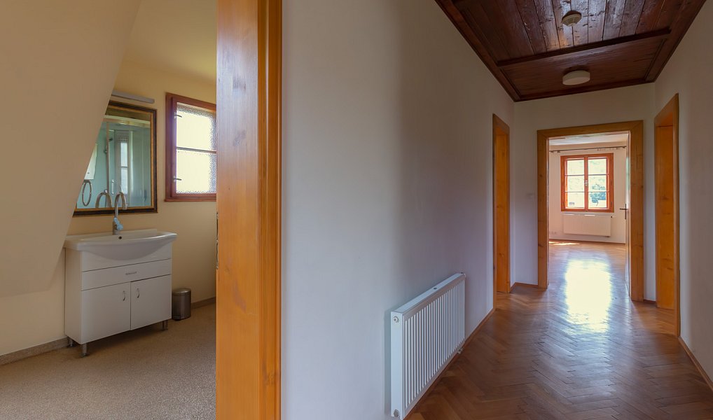 Prodej domu 336 m² s pozemkem 2 384 m², Chrustenice – náhled fotky 24