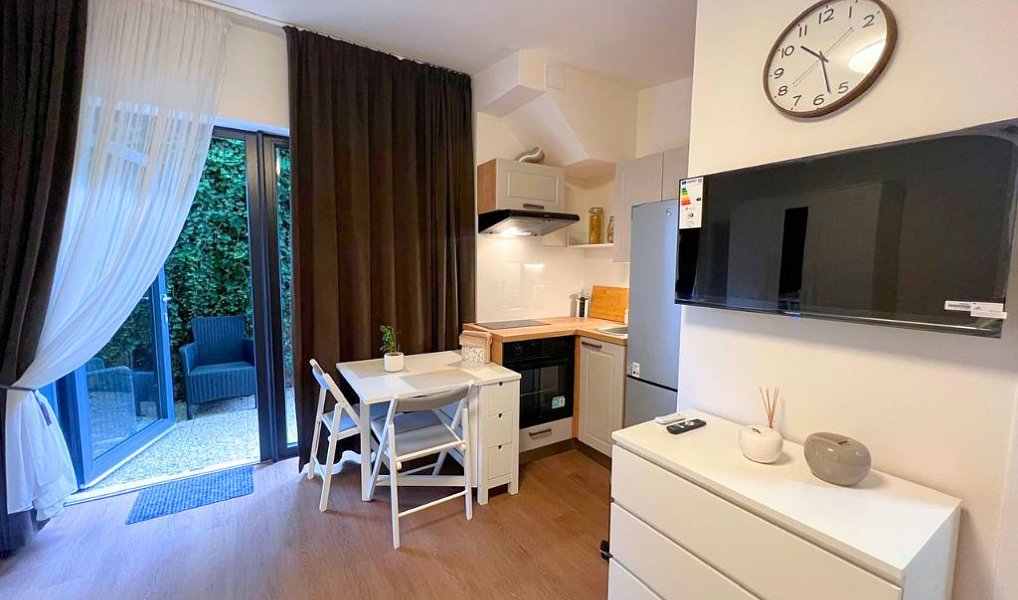 Pronájem bytu 1+kk 18 m², Hostivice – fotka 1 z 16