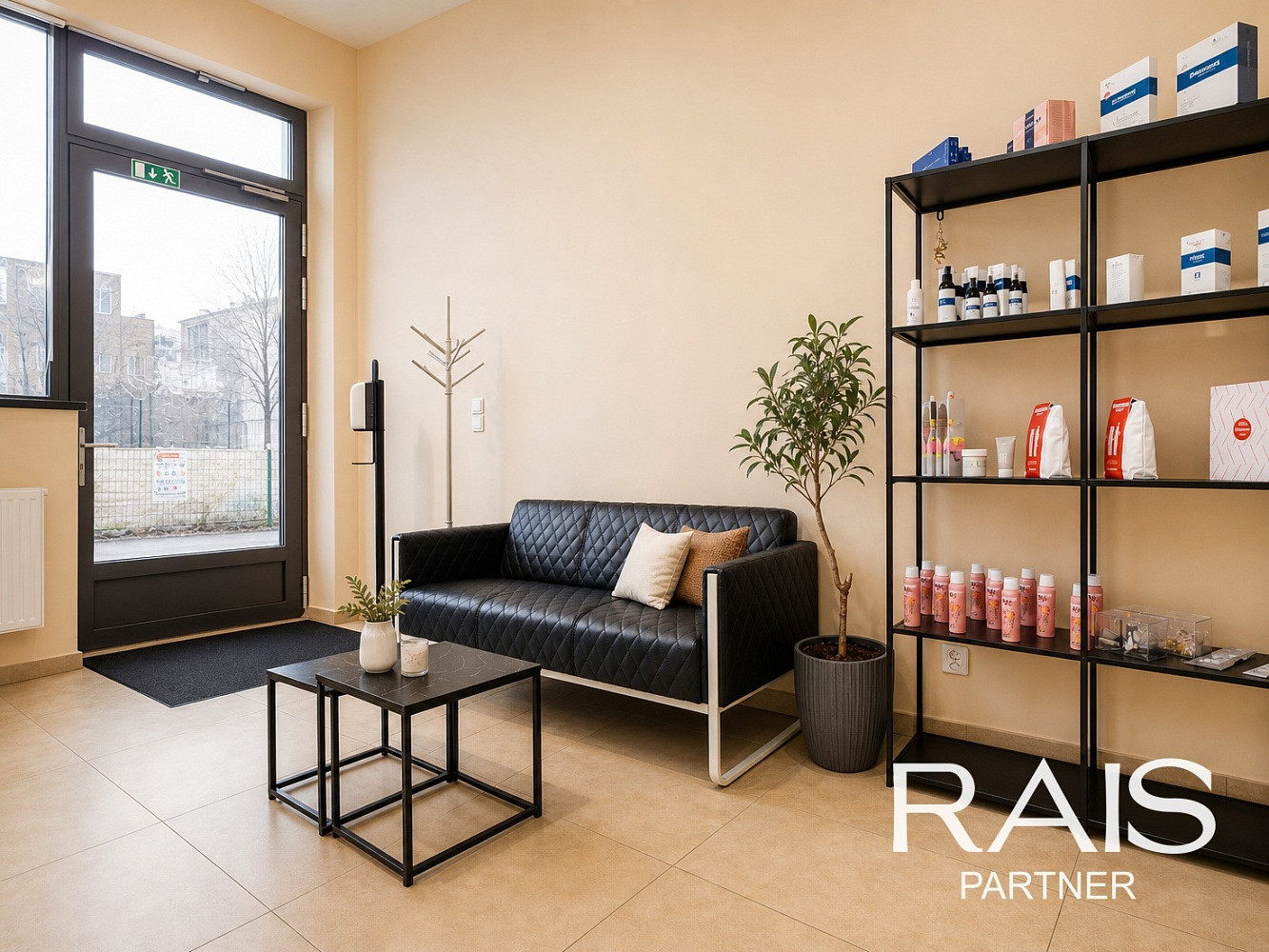 Prodej obchodních prostor 70 m² – fotografie 3