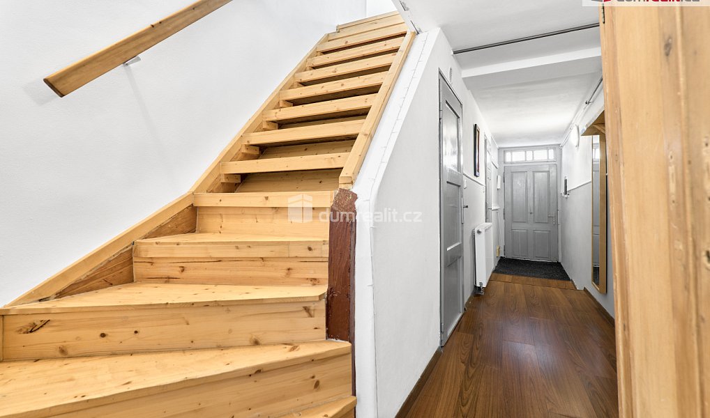 Prodej domu 100 m² s pozemkem 48 m², Ostrov – náhled fotky 10