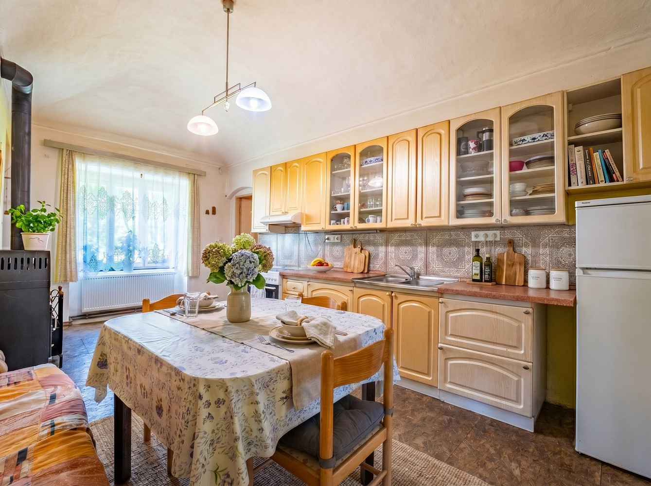 Prodej domu 105 m² s pozemkem 1 082 m² — photo 2