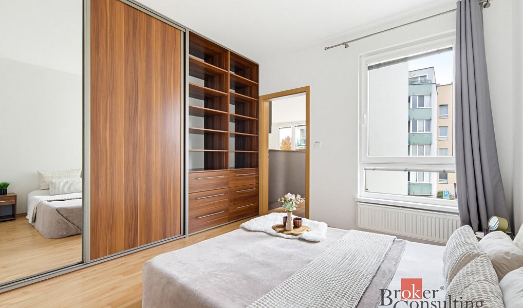 Pronájem bytu 2+kk 62 m², Hradec Králové – náhled fotky 2
