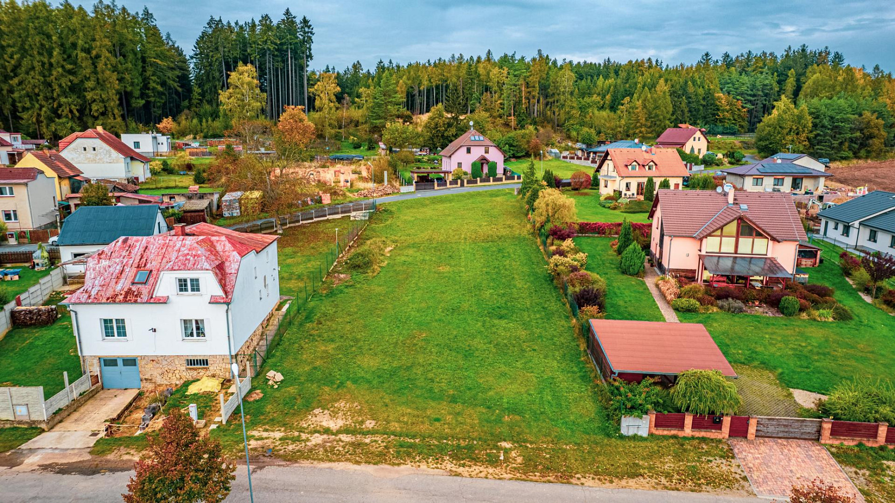 Prodej stavebního pozemku 1 352 m² – fotografie 3