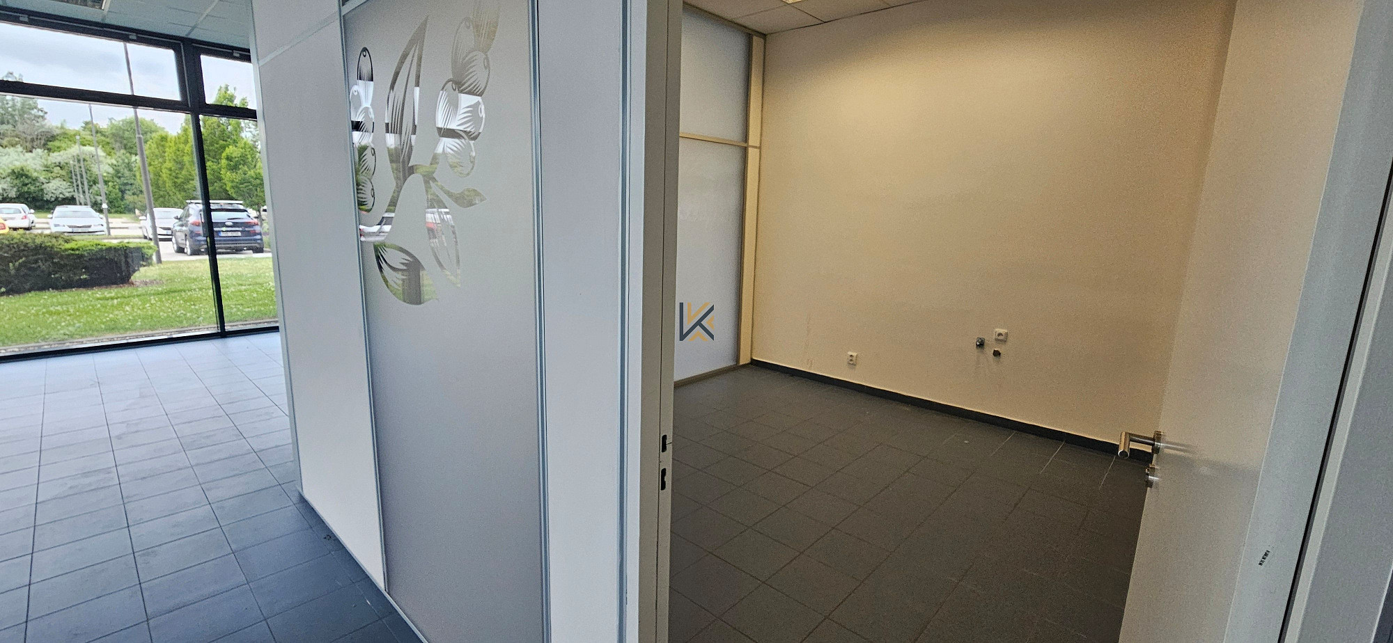 Pronájem kanceláře 132 m² – fotografie 4