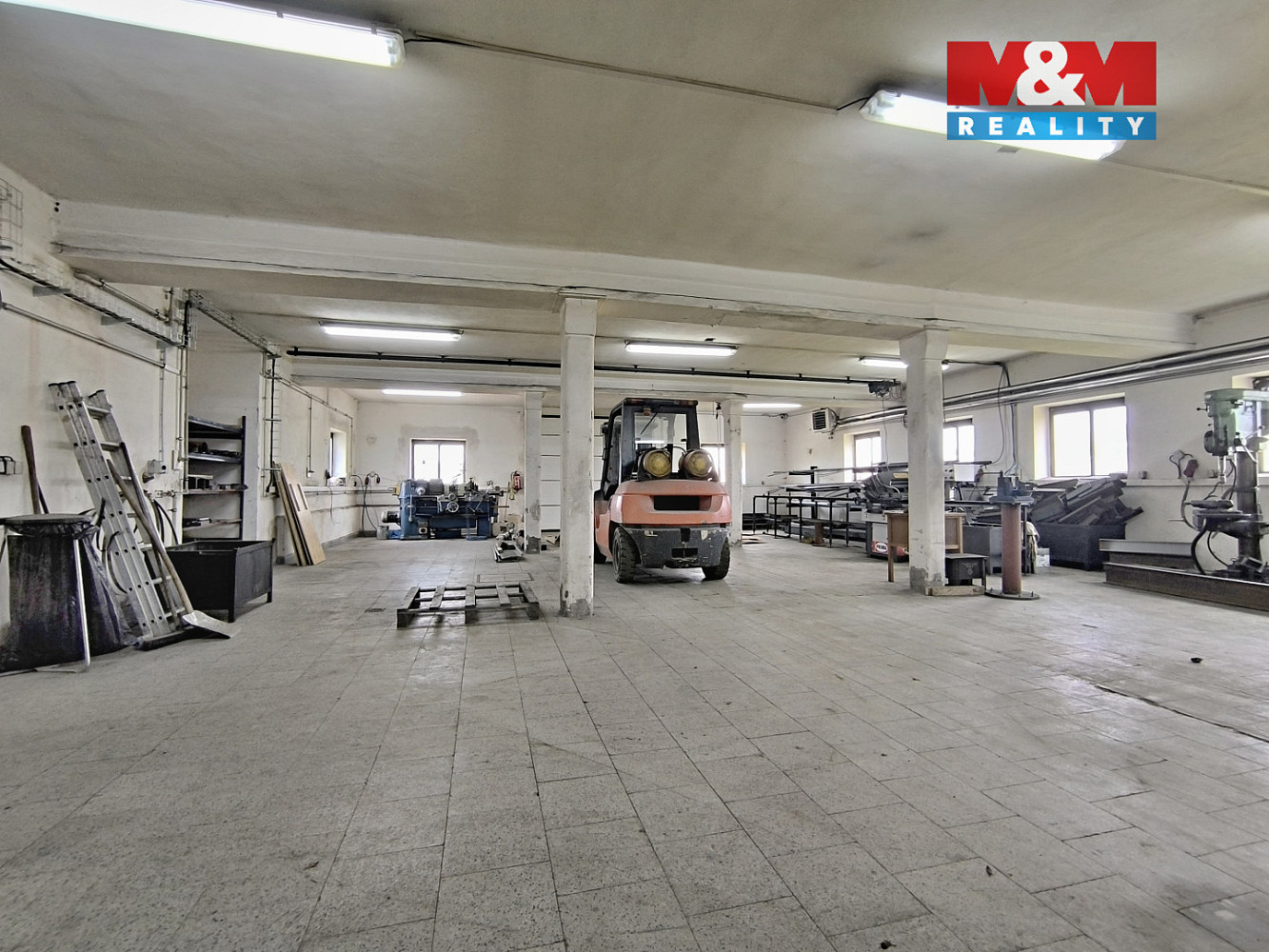 Prodej výrobních prostor 1 393 m² – fotografie 3