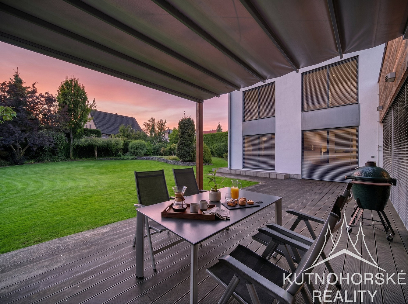 Prodej domu 252 m² s pozemkem 1 000 m² – pohled 3