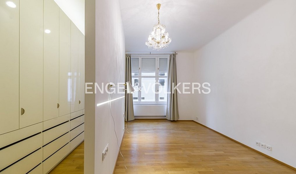 Pronájem bytu 3+kk 137 m², Praha – náhled fotky 4