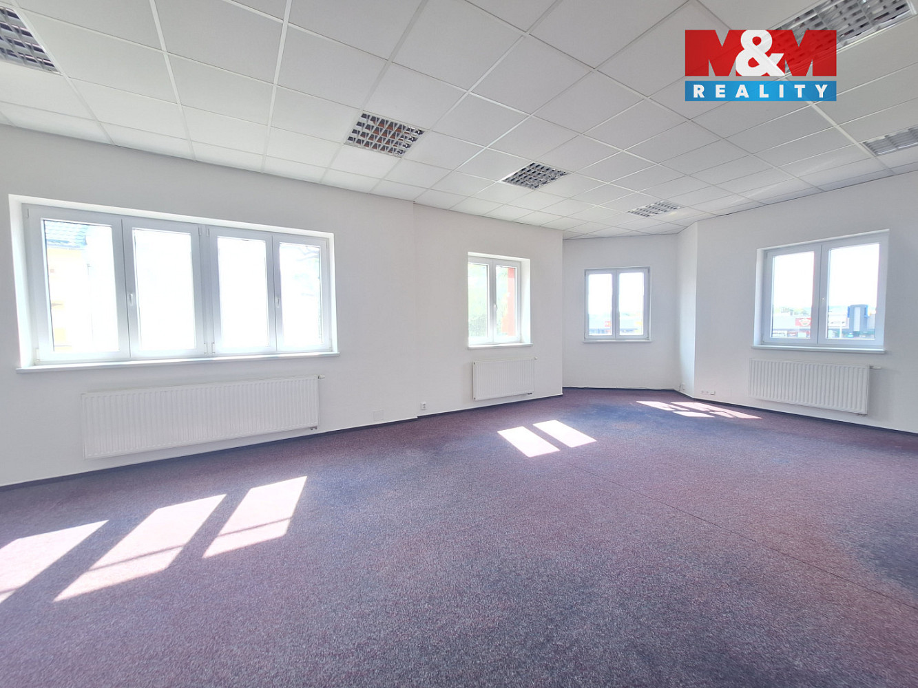 Prodej kanceláře 310 m² — photo 3