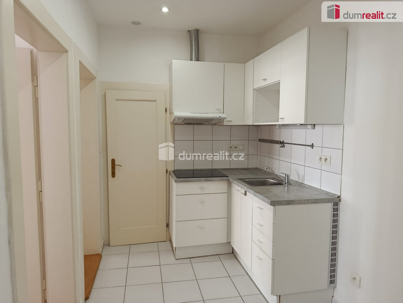 Pronájem bytu 2+kk 58 m² – fotografie 2