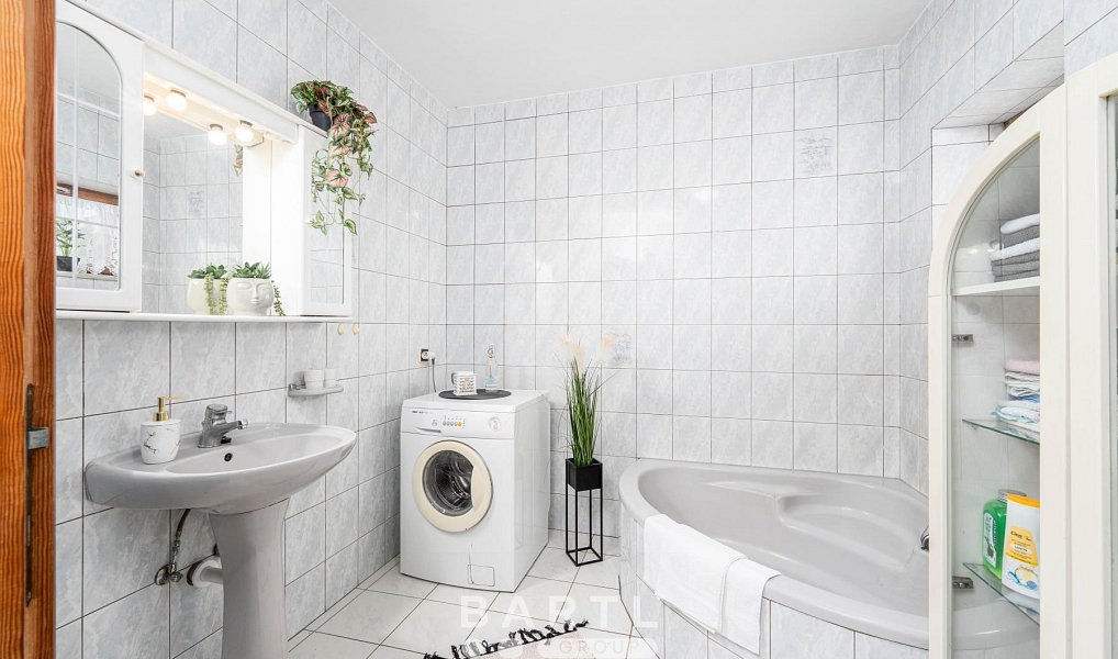 Prodej domu 210 m² s pozemkem 874 m², Nové Hrady – náhled fotky 7
