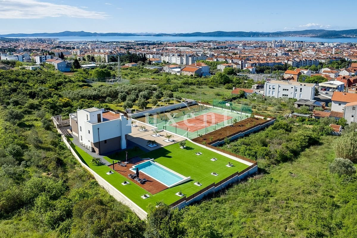 Prodej domu 380 m² s pozemkem 5 100 m²