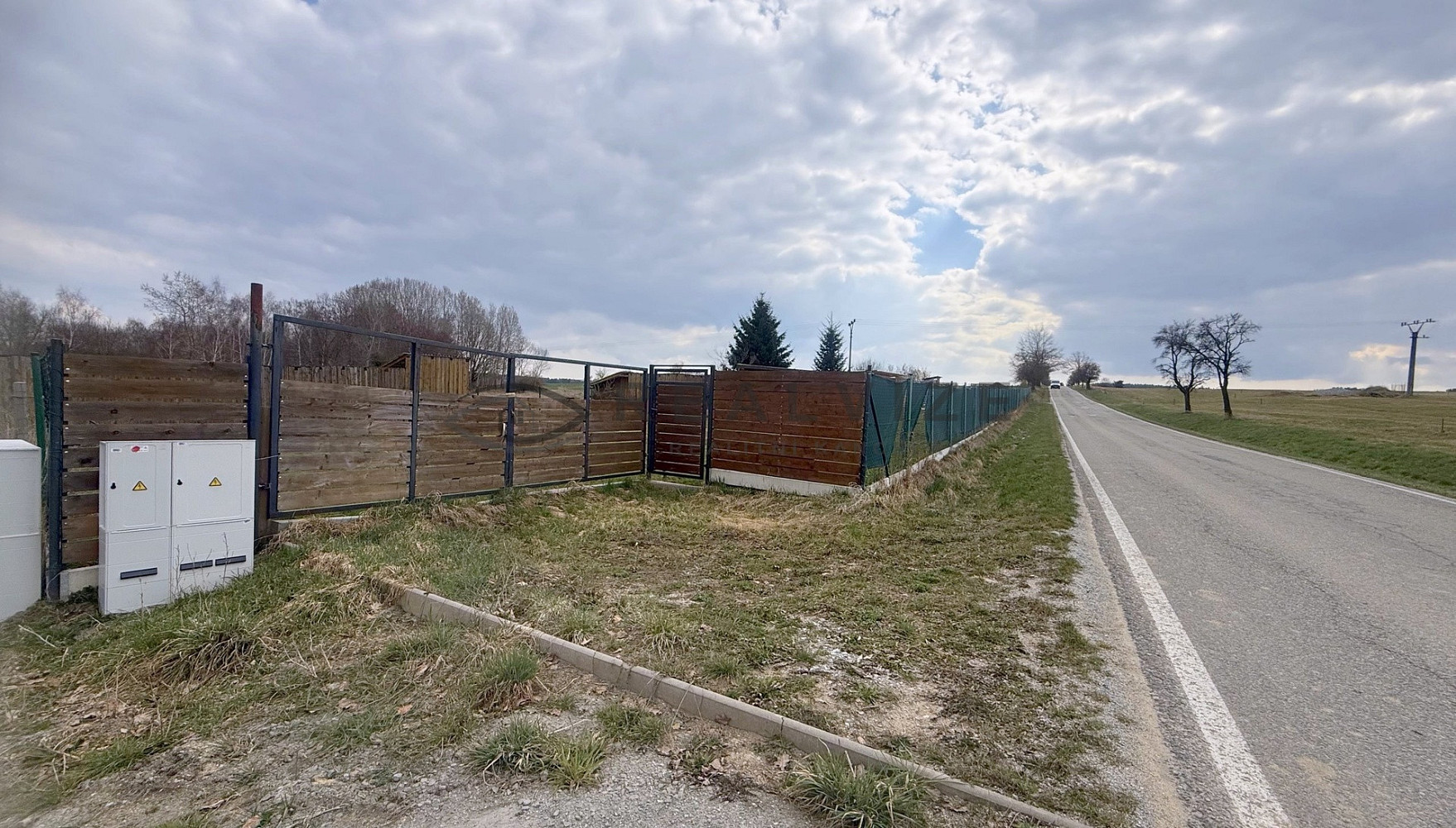 Prodej stavebního pozemku 929 m² – fotografie 4