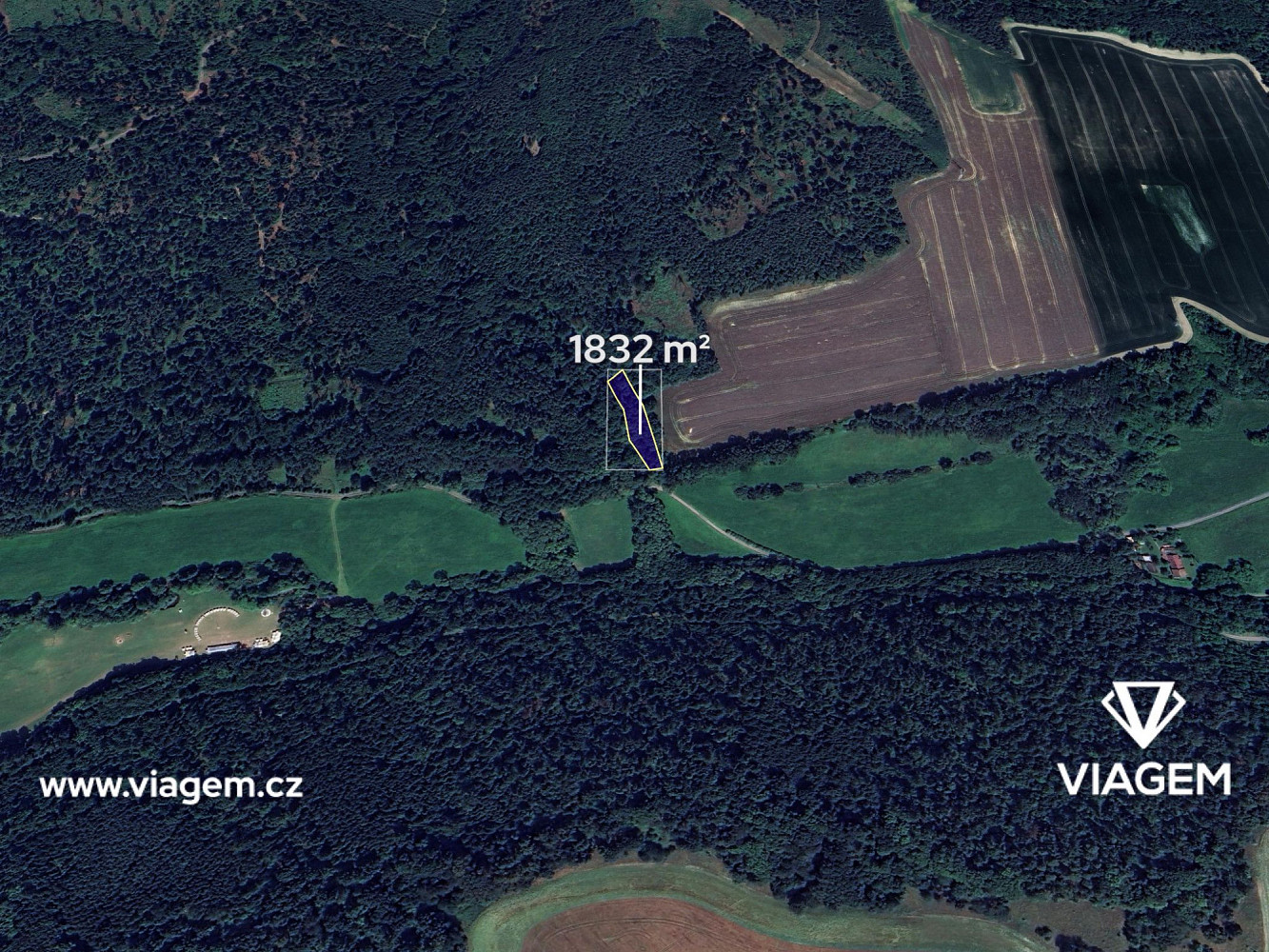 Prodej pole 1 221 m²