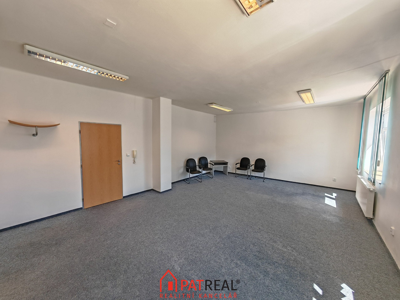 Pronájem kanceláře 57 m² — photo 4