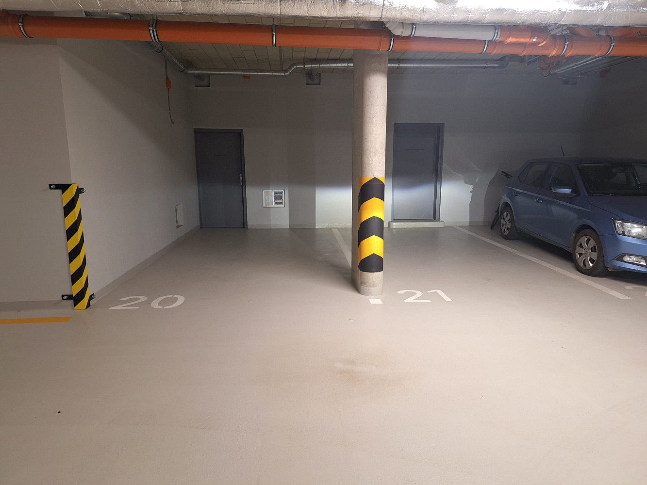 Pronajmeme garážové stání pod domem na ulici nad kolčavkou 2561/2b — photo 5