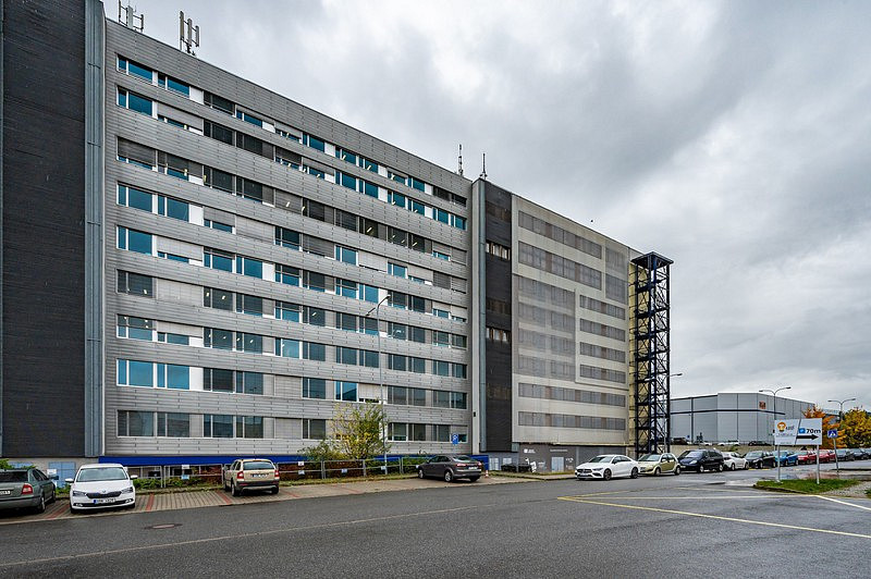 Pronájem kanceláře 90 m² – fotografie 2