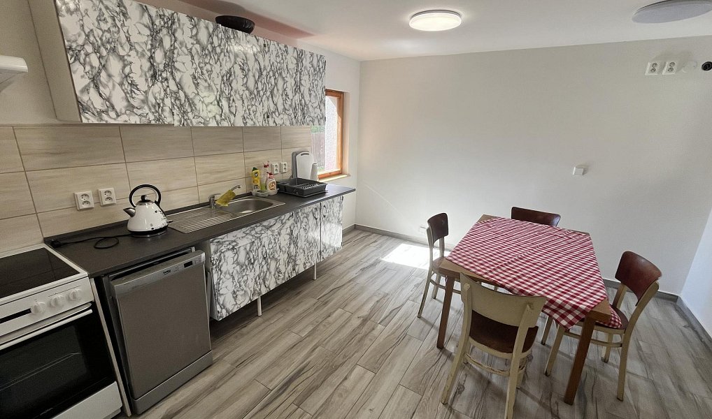 Prodej domu 190 m² s pozemkem 731 m², Šluknov – náhled fotky 23