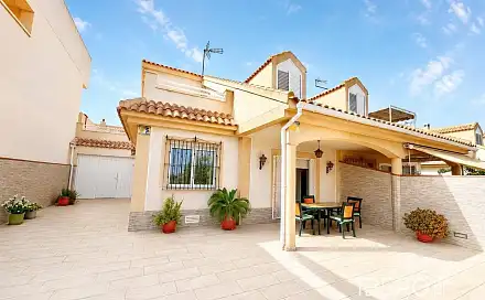 Prodej domu 132 m² s pozemkem 205 m², Torre de la Horadada, Španělsko