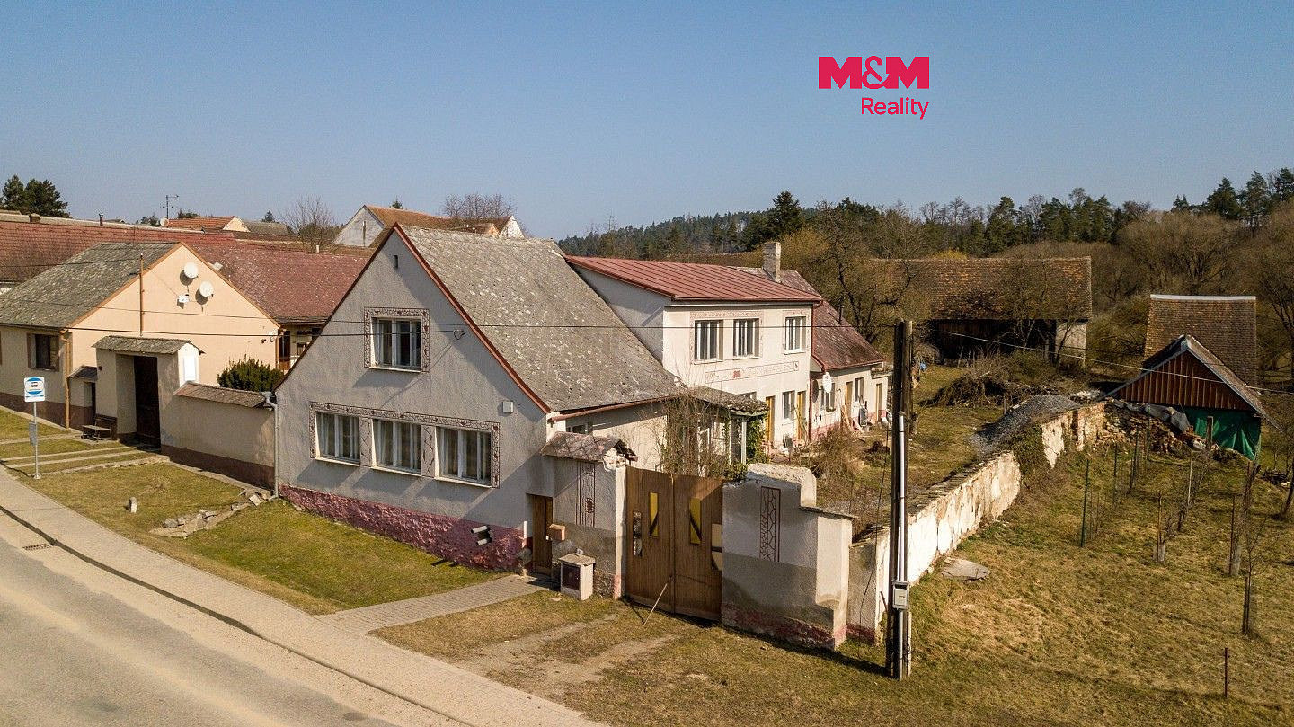 Prodej domu 220 m² s pozemkem 2 493 m²