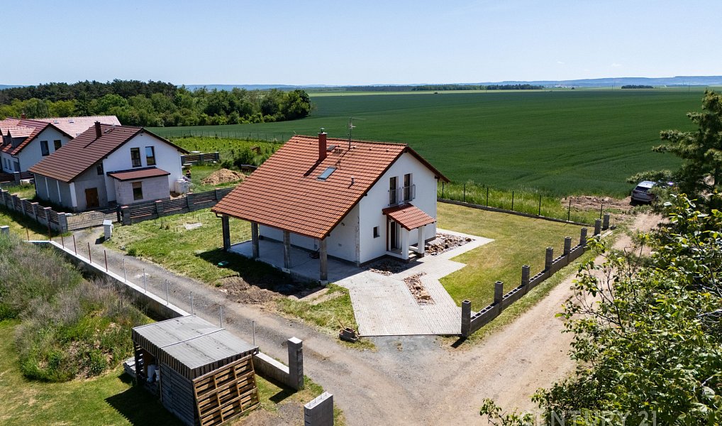 Prodej domu 160 m² s pozemkem 869 m², Milostín – náhled fotky 3
