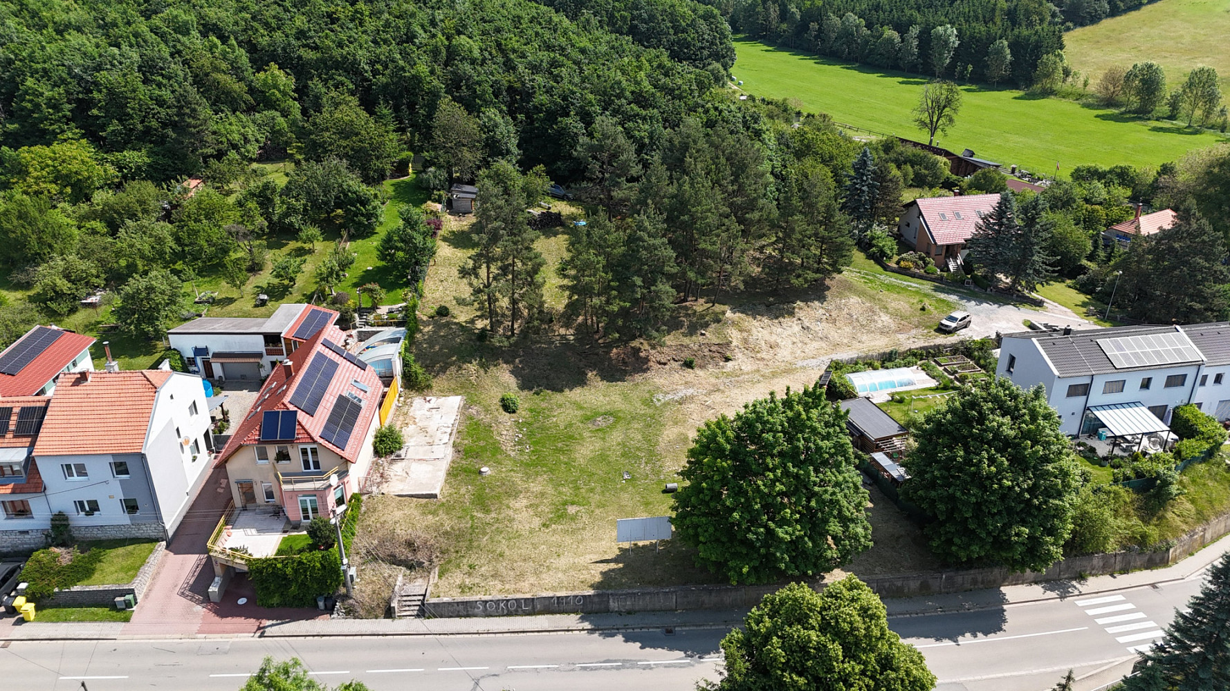 Prodej stavebního pozemku 1 574 m² – pohled 4