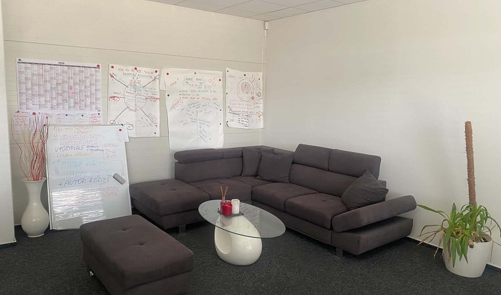 Prodej výrobních prostor 650 m², Jinačovice – náhled fotky 9