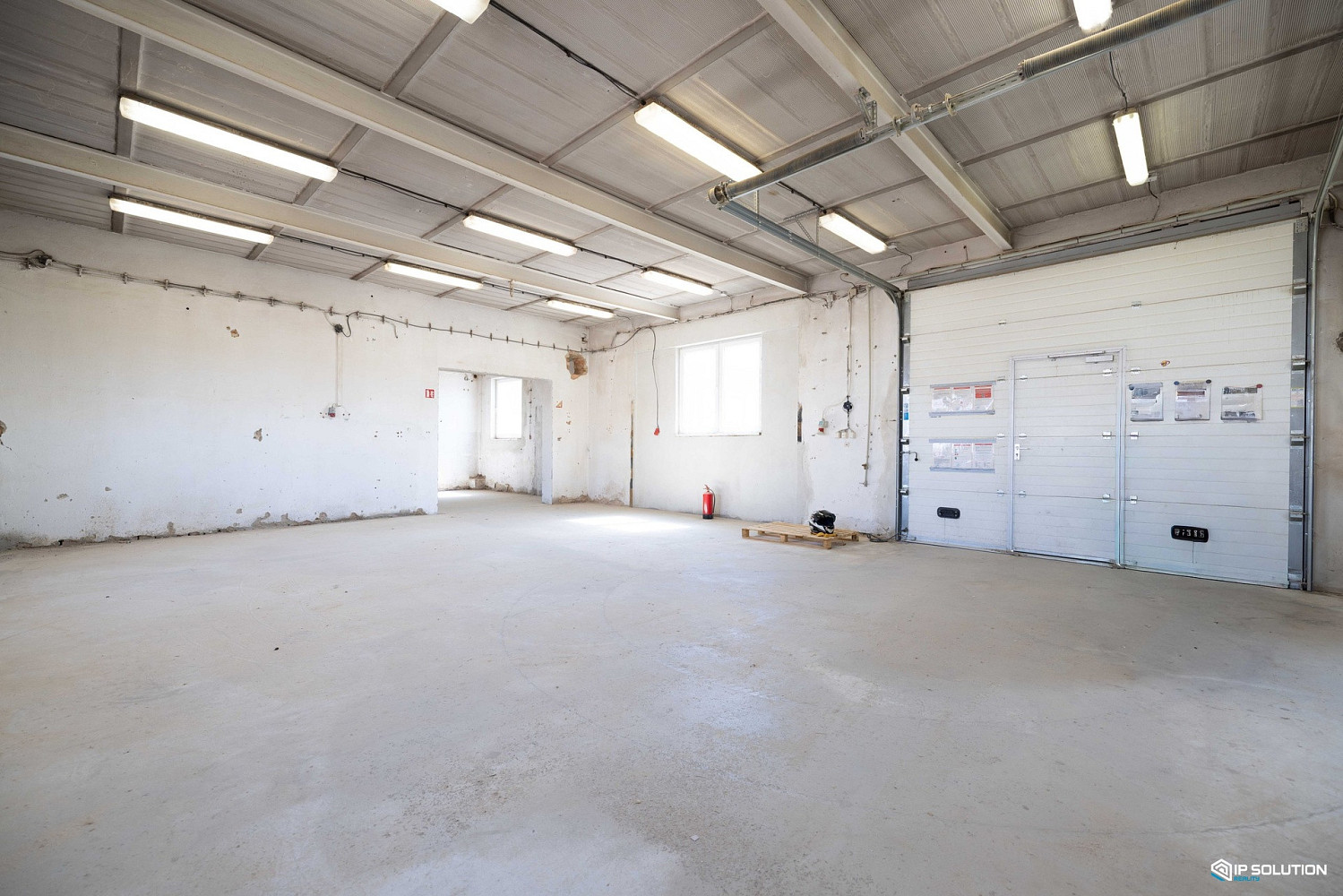 Pronájem skladovacích prostor 212 m²